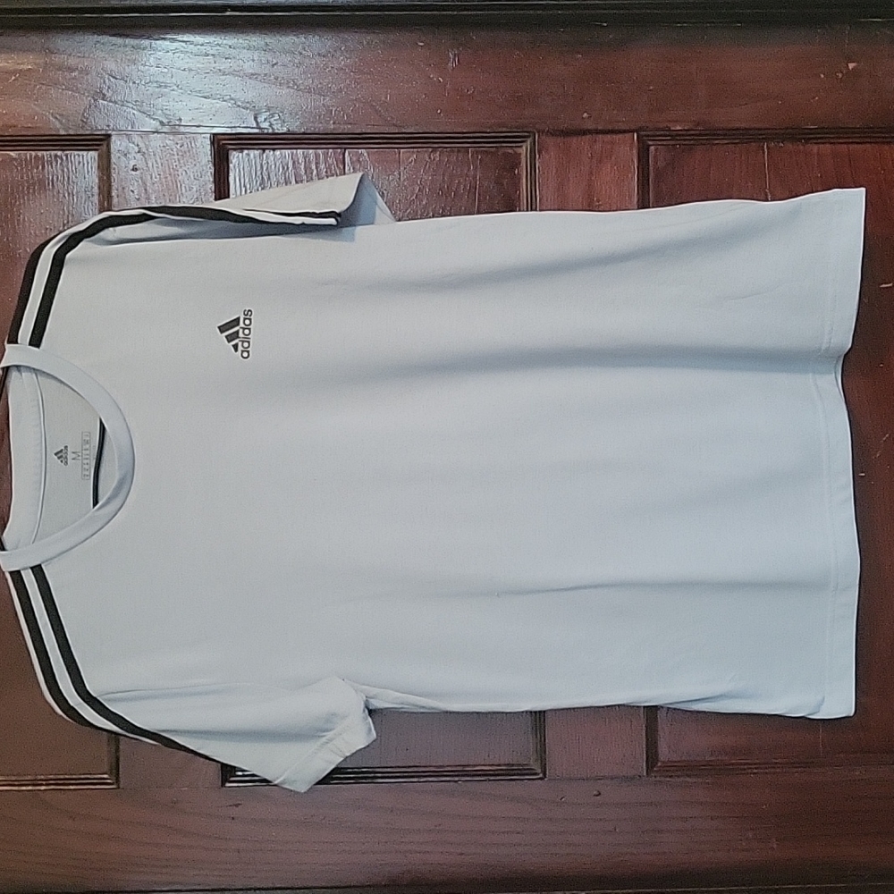 Adidas Baby Blue T-shirt. Medium.
